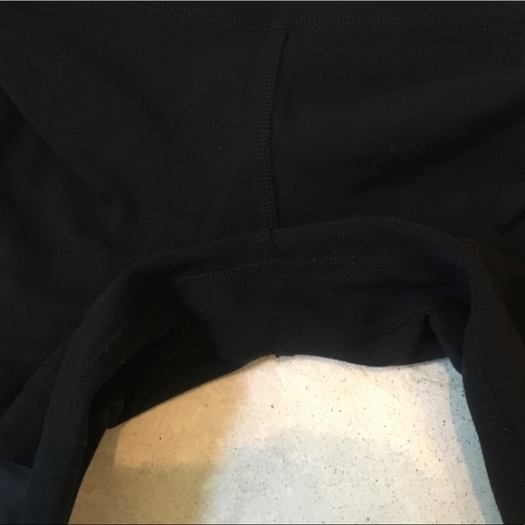 ALO Yoga Epic Legging - Picture 8 of 8